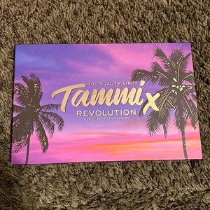 Makeup Revolution x Tammi Tropical Twilight Palette